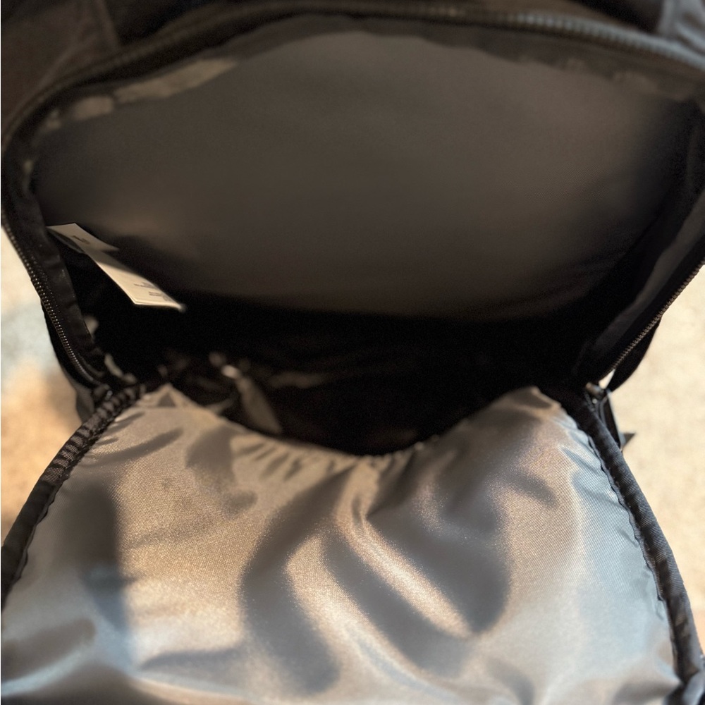 NWT The North Face Unisex Recon Day Travel Hike Student Backpack - Black - Picture 7 of 8